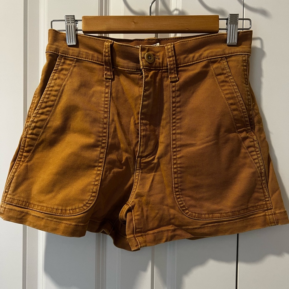 Madewell khaki shorts, size 24